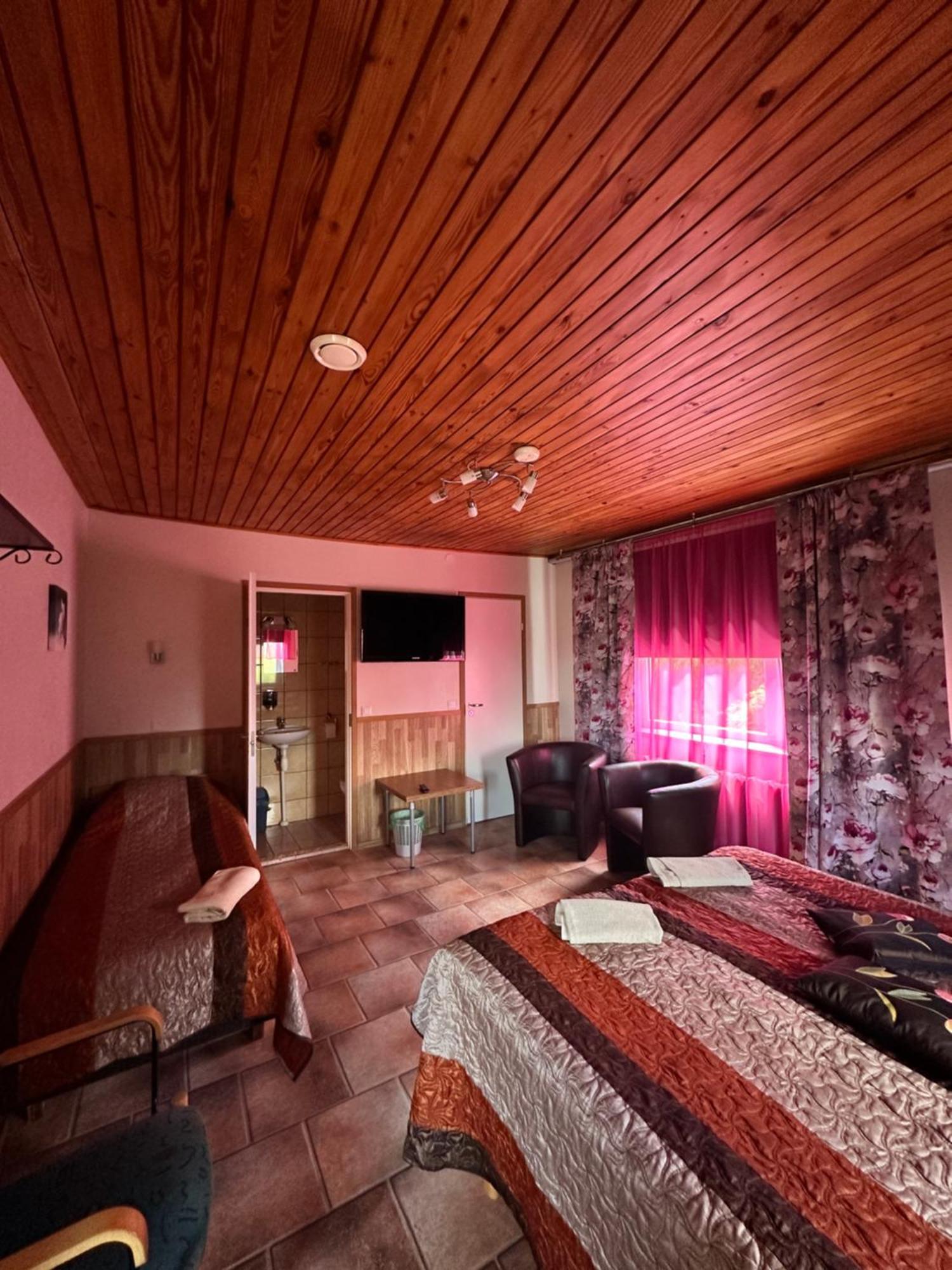 Guesthouse Maenniku Pärnu Dış mekan fotoğraf