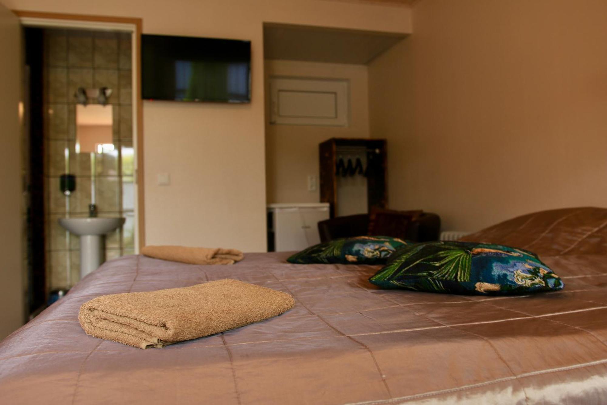 Guesthouse Maenniku Pärnu Dış mekan fotoğraf